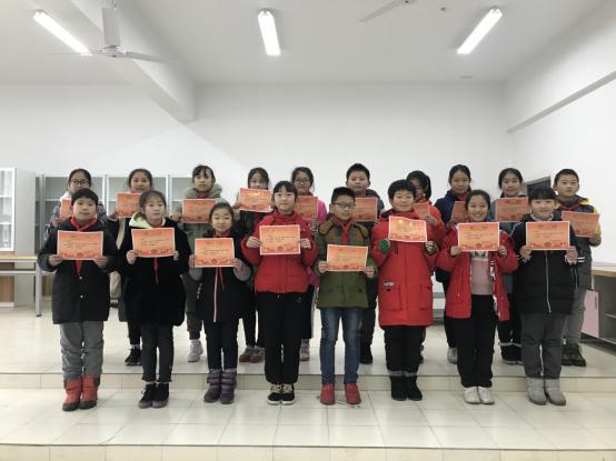 语文知识竞赛活动报道_html_m1e9f2b62.jpg