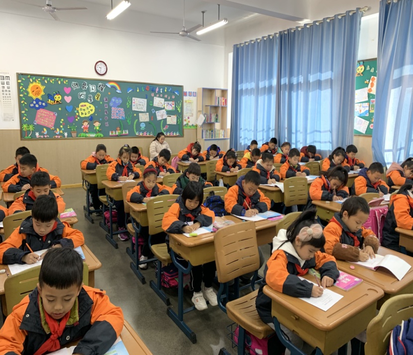 英语书写比赛报道_html_m356917c3.jpg