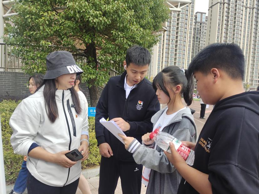今天花中老师有点“high”_html_m334461e7.jpg