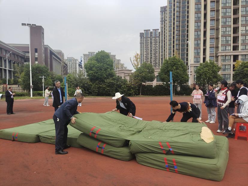 今天花中老师有点“high”_html_486cce70.jpg