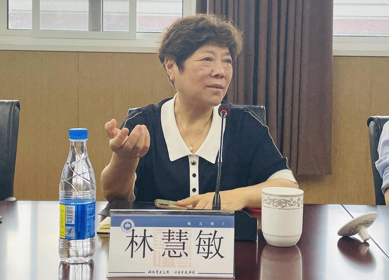 8月29日教育局、街道领导视察指导开学工作新闻稿_html_m2eaac226.jpg