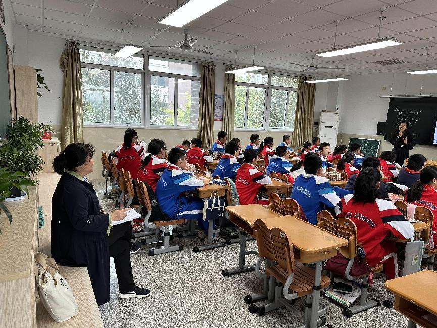 【 臻美金龙】督导促发展  课程展风采——金中仙林（龙潭校区）“落实课程设置”专项督导_html_752528a2.png