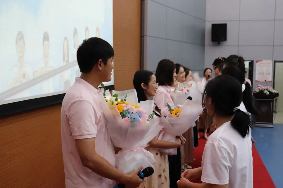 2023.6.21一中思益·润心德育  青春不散场 未来尤可期——南京一中思益学校2023届毕业典礼_html_376f083b.jpg