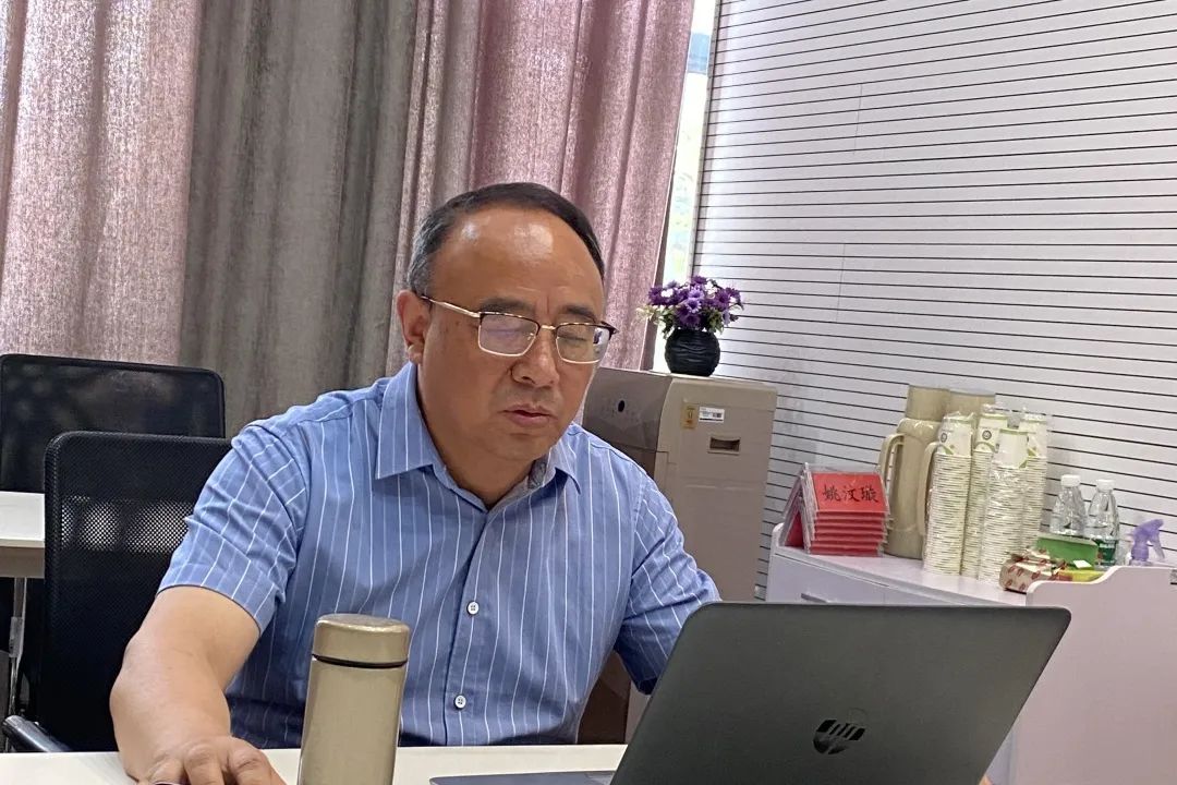 专家引领助思研 共话作业_html_3283ae71.jpg