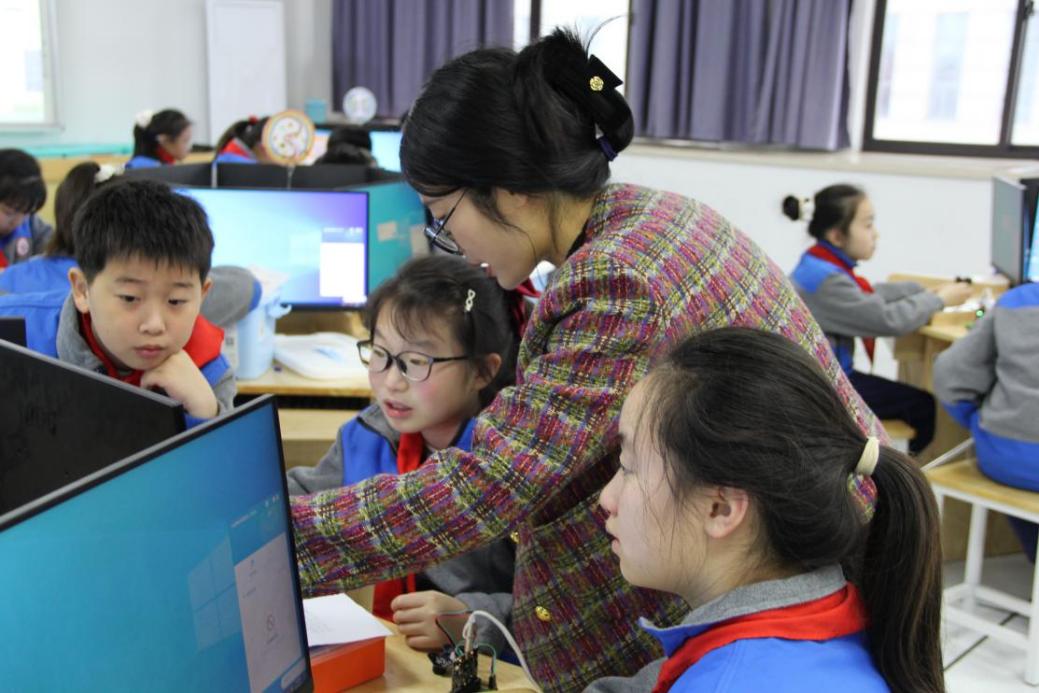 【知行晓庄】“小先生制”下小学信息科技课堂评价的设计与实施研究——记南京市晓庄小学信息组校本研修活动