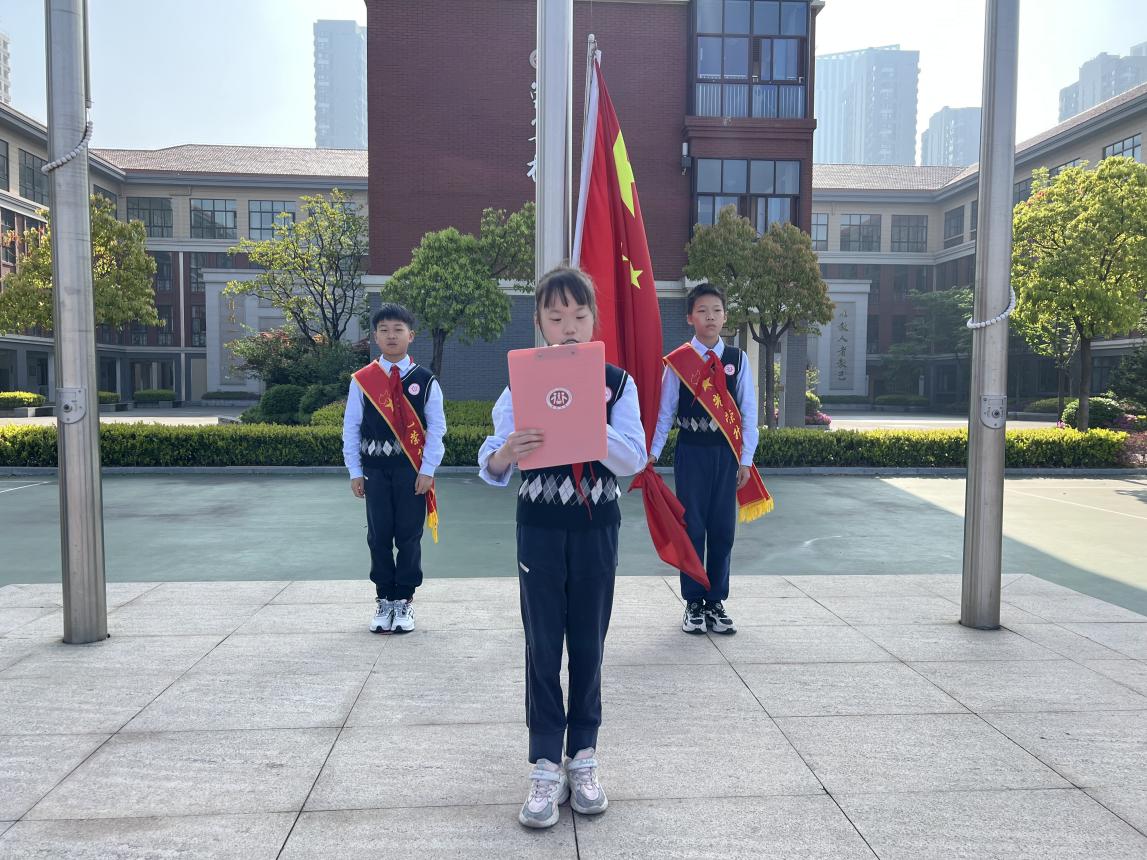 20240425春色恰如许 读书正当时(1)_html_4725fbb9.jpg