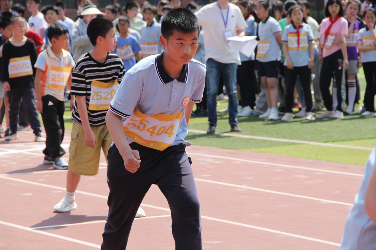 20240427春日绽芳华 运动展风采_html_5fa310c6.jpg