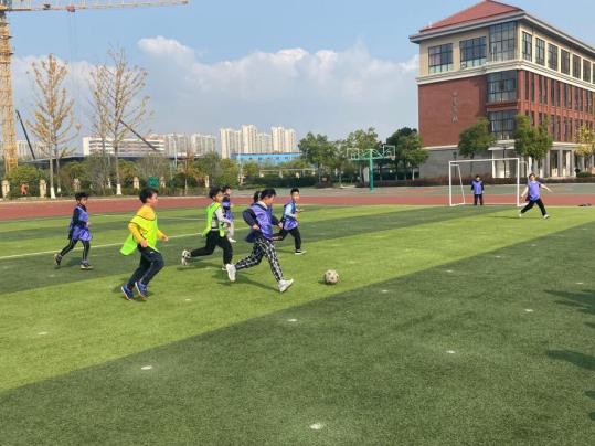 晓庄小学“校长杯”足球班级联赛赛程报道（三）_html_m5f9fe57a.jpg