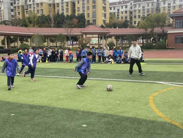 晓庄小学“校长杯”足球班级联赛赛程报道（三）_html_m276a2ca.jpg