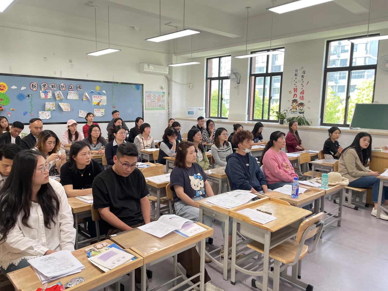 2025.4.25 2024-2025第二学期家长会新闻稿_html_m33aed60f.jpg
