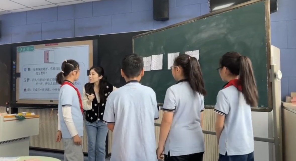 2025.4.25 五年级家长进课堂(1)_html_6d7d1f33.jpg