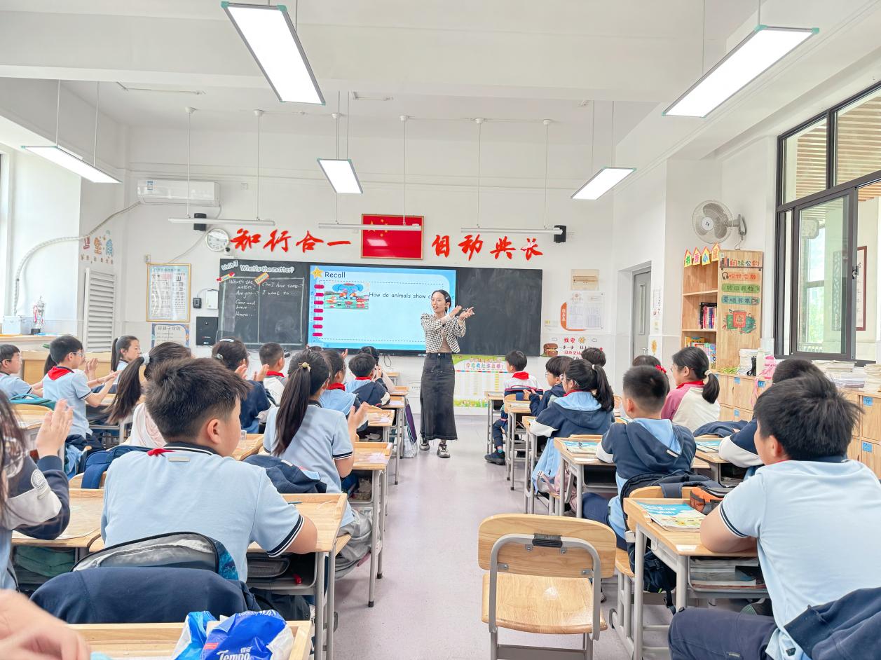 20240520活动报道：探讨单元主题意义 共研单元整体教学（六）(1)_html_1af96bd4.jpg