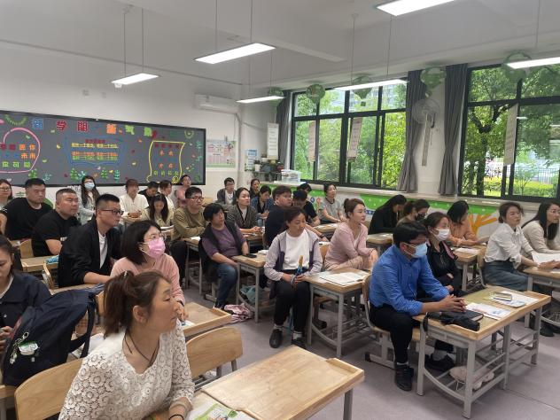 20240514期中家长会_html_55501b27.jpg