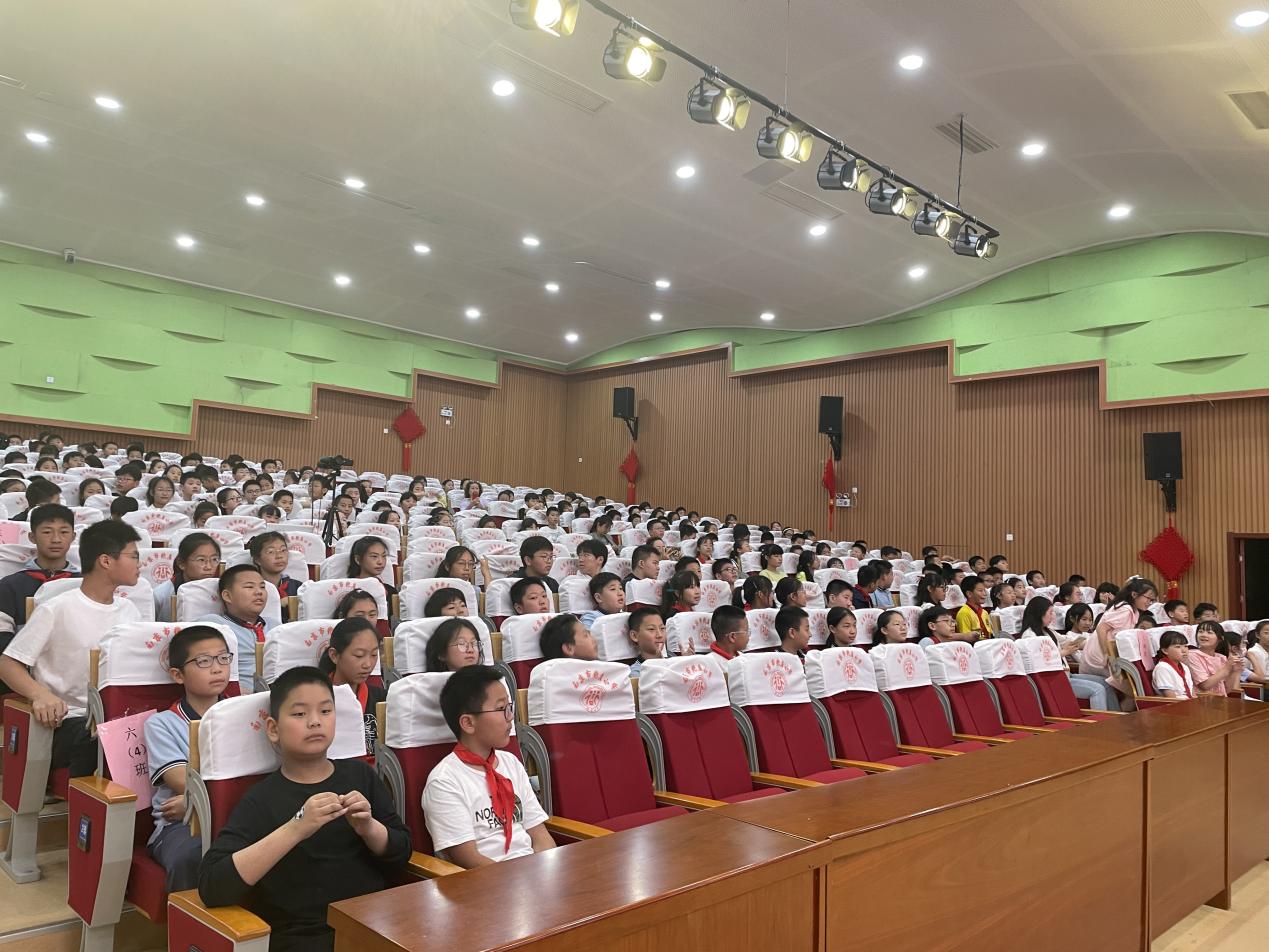 20240602我和导师过六一_html_m47494365.jpg