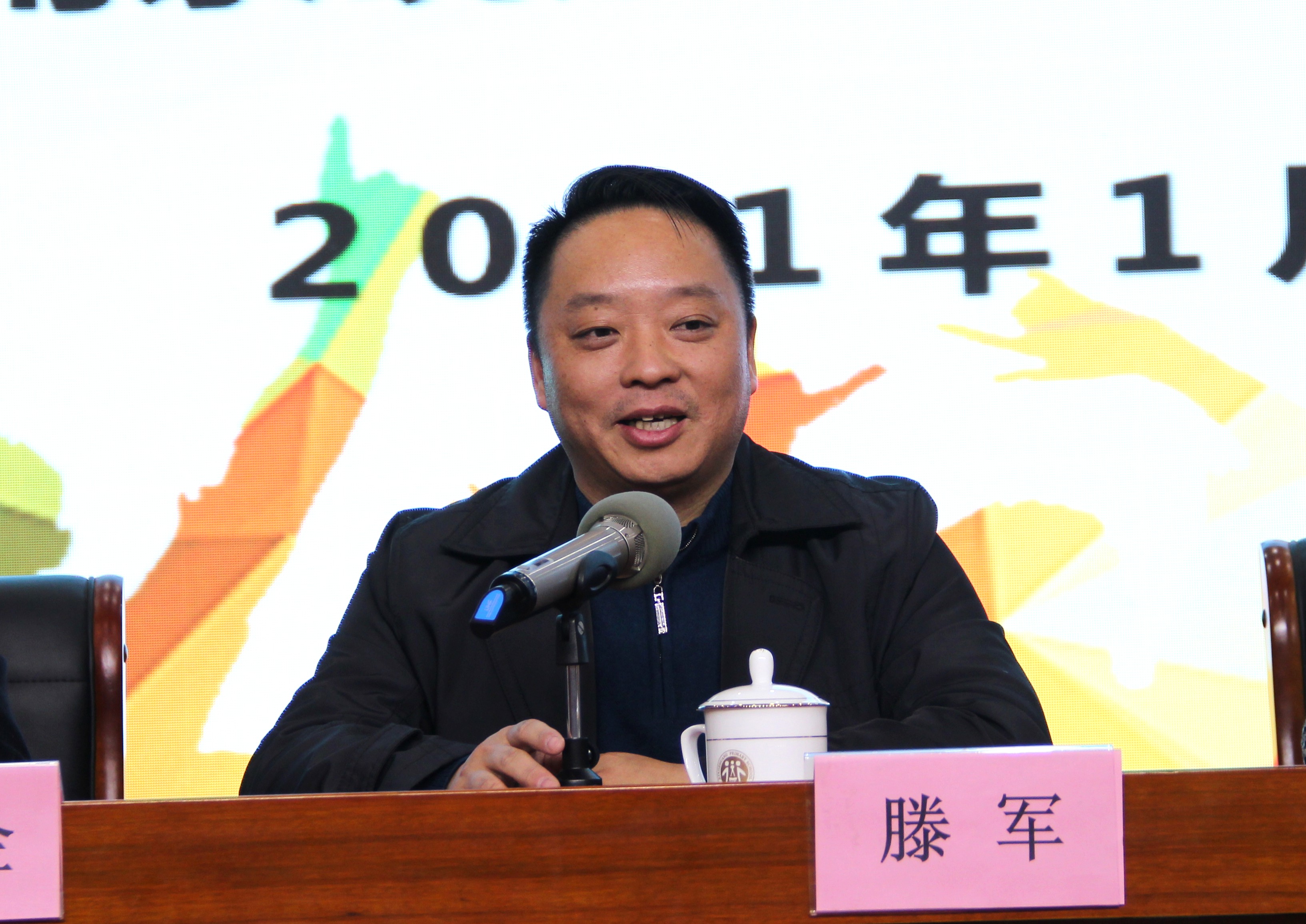 大学生进校园_html_37cccf78.jpg