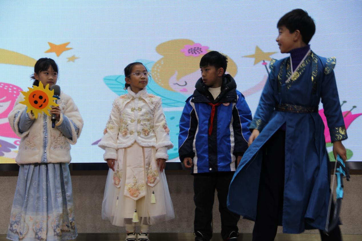 20240108-1篇品语言之精华  演故事之魅力_html_m96ff63e.jpg