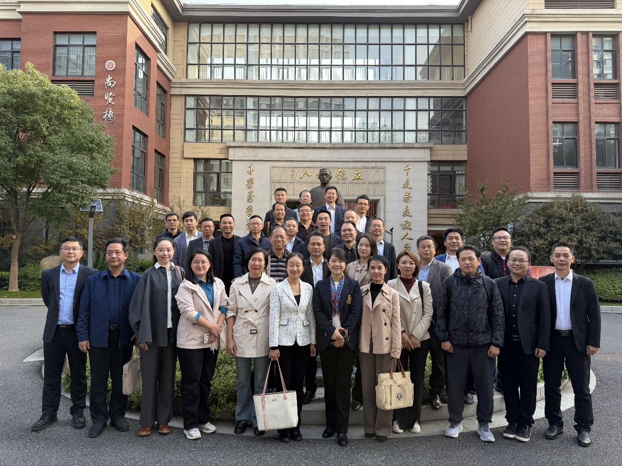 【知行晓庄】共研“长程作业”，共话育人未来——深圳市鹏城教育名家研修班赴南京晓庄小学参访交流活动圆满举行