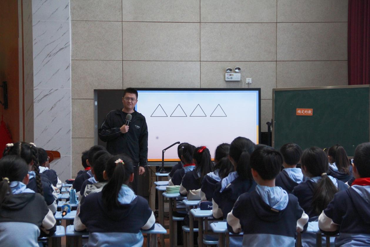 20241120两地交流谋发展，校本研修提素养_html_75547d05.jpg