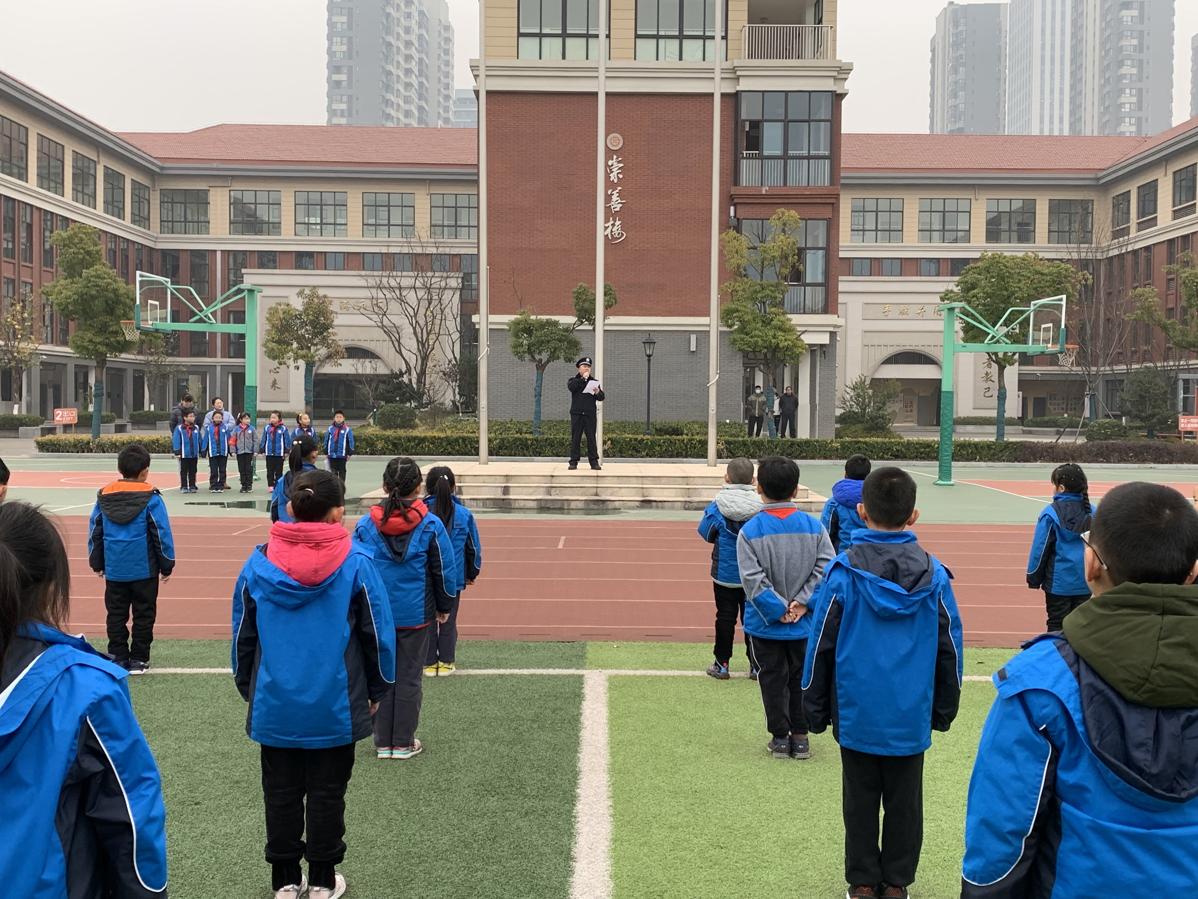 法制安全教育报道_html_74a06540.jpg