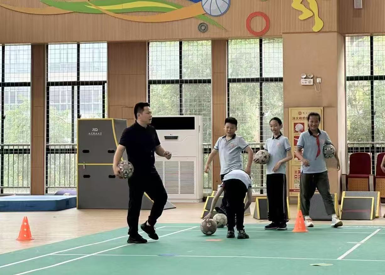 【知行晓庄】聚焦基础体适能 探索操控性内容教学样态——南京市晓庄小学（行知校区）体育组教研活动