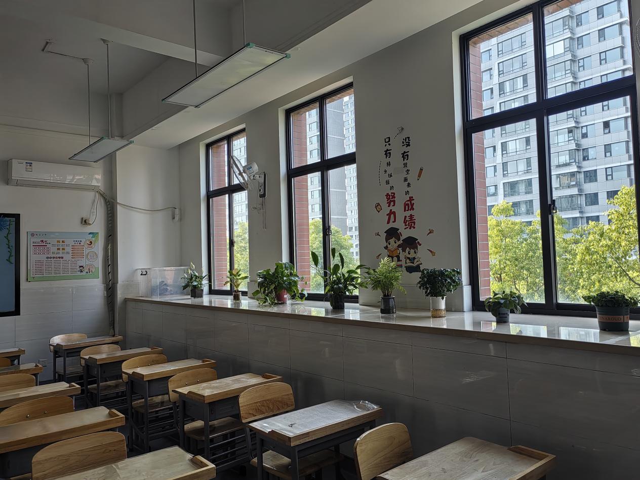2025.5劳动周新闻(1)_html_m15278d2.jpg