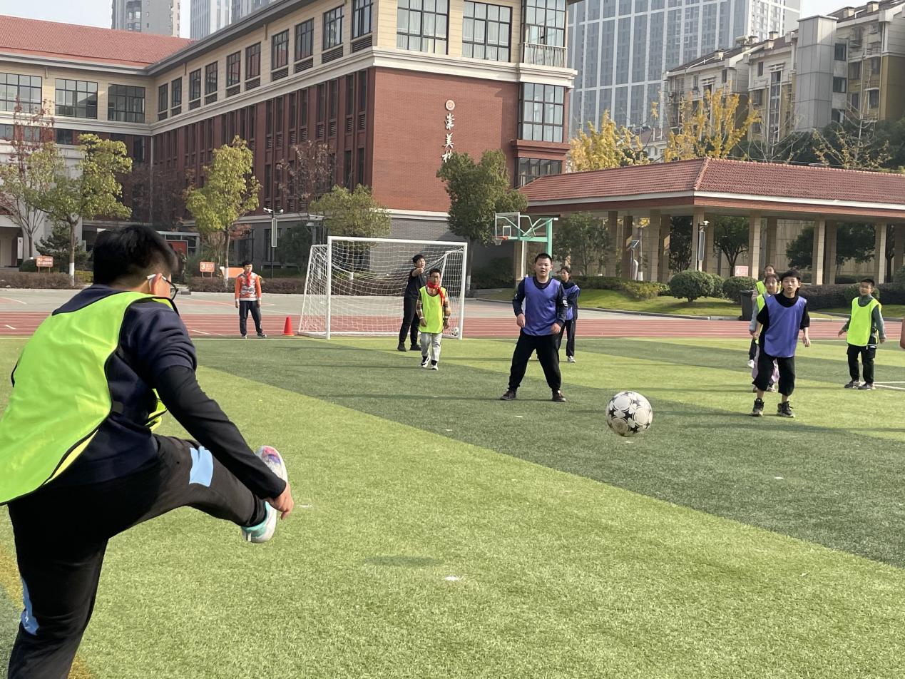 20231205晓庄小学“校长杯”足球班级联赛赛程报道（二）_html_mfe90a29.jpg