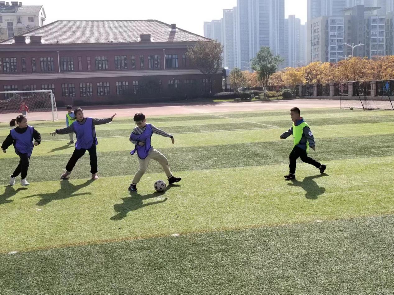 20231205晓庄小学“校长杯”足球班级联赛赛程报道（二）_html_3c3441b2.jpg