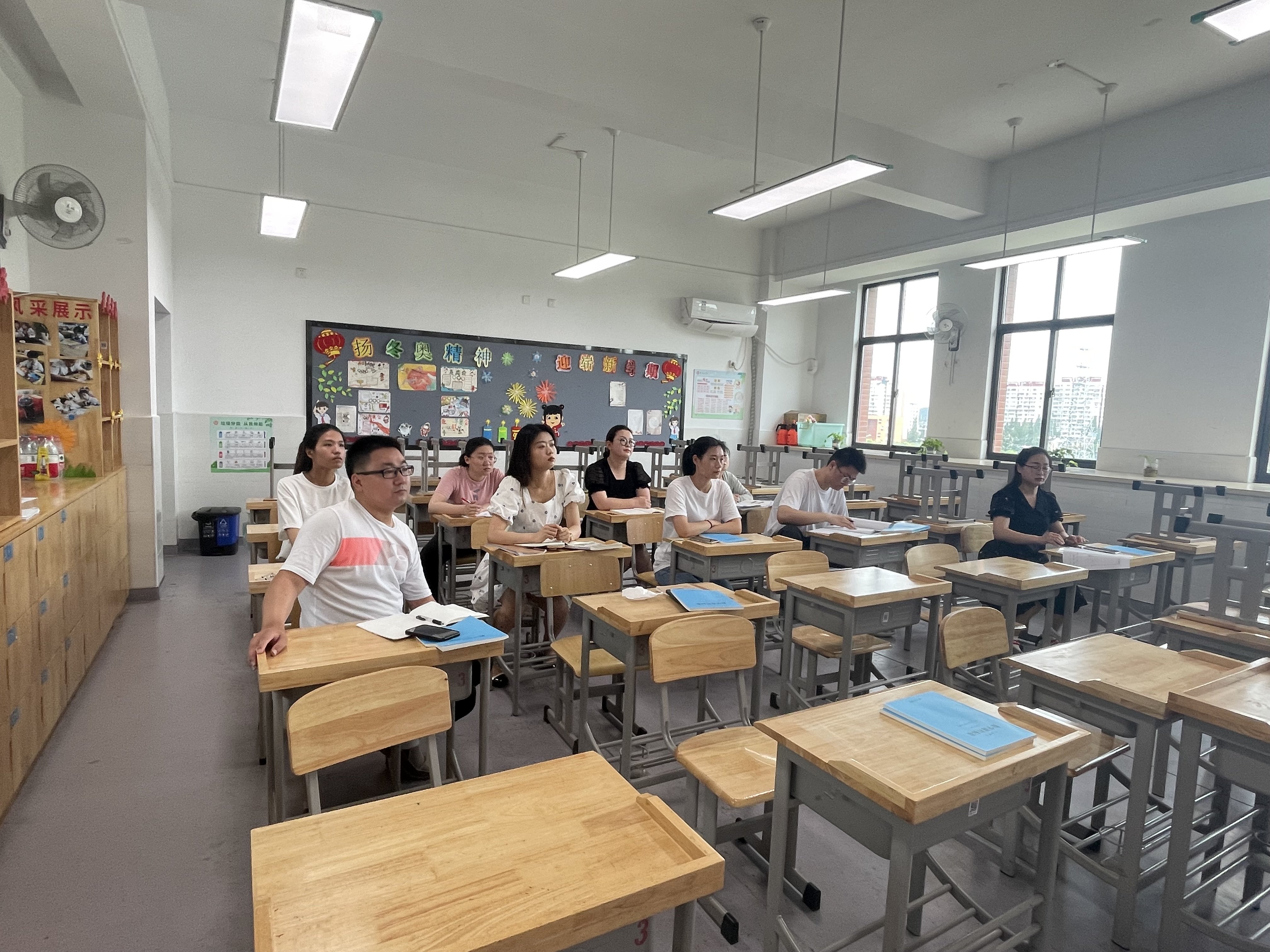 期末质量分析会 新闻稿_html_76bbe5a6.jpg