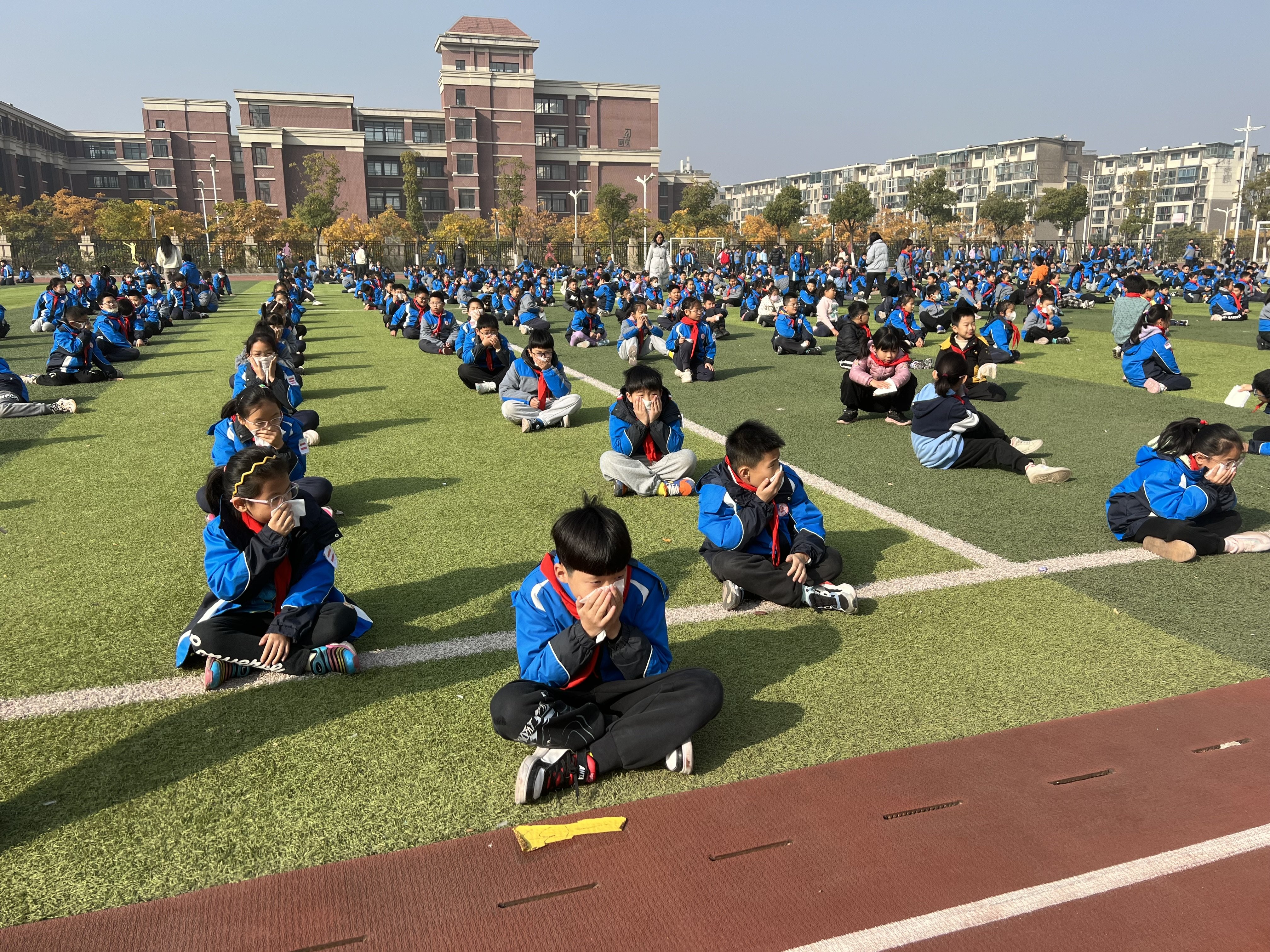 20231129消防疏散演练报道_html_1687c7be.jpg