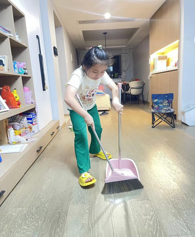 20240905 繁花一夏，“暑”你最棒_html_3f511d13.jpg