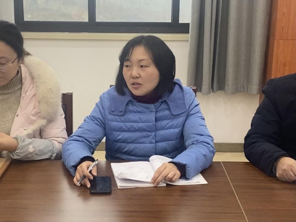 班主任学期总结会（新闻）(1)_html_m1031f8b1.jpg