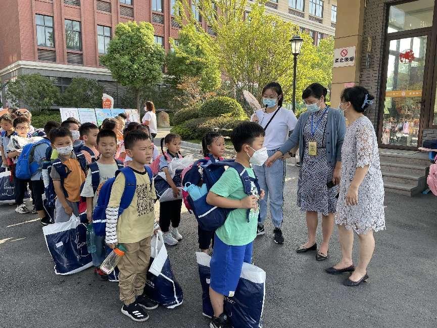 督学进校园报道_html_f6f0890.jpg