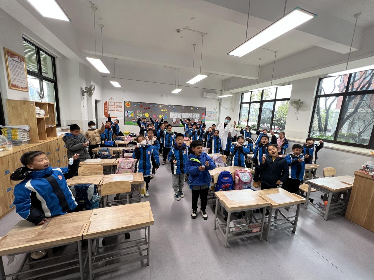 一年级家长进课堂新闻 _html_15021231.jpg
