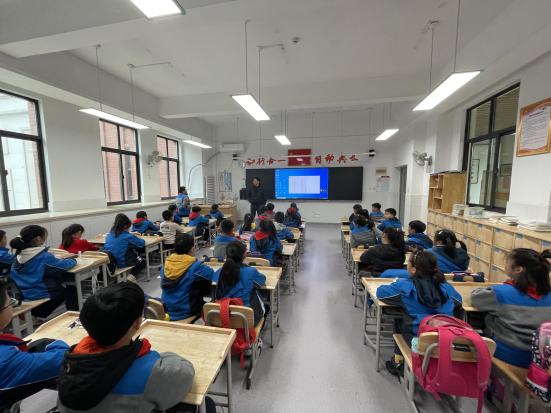 三年级家长进课堂新闻 _html_m51868c7e.jpg