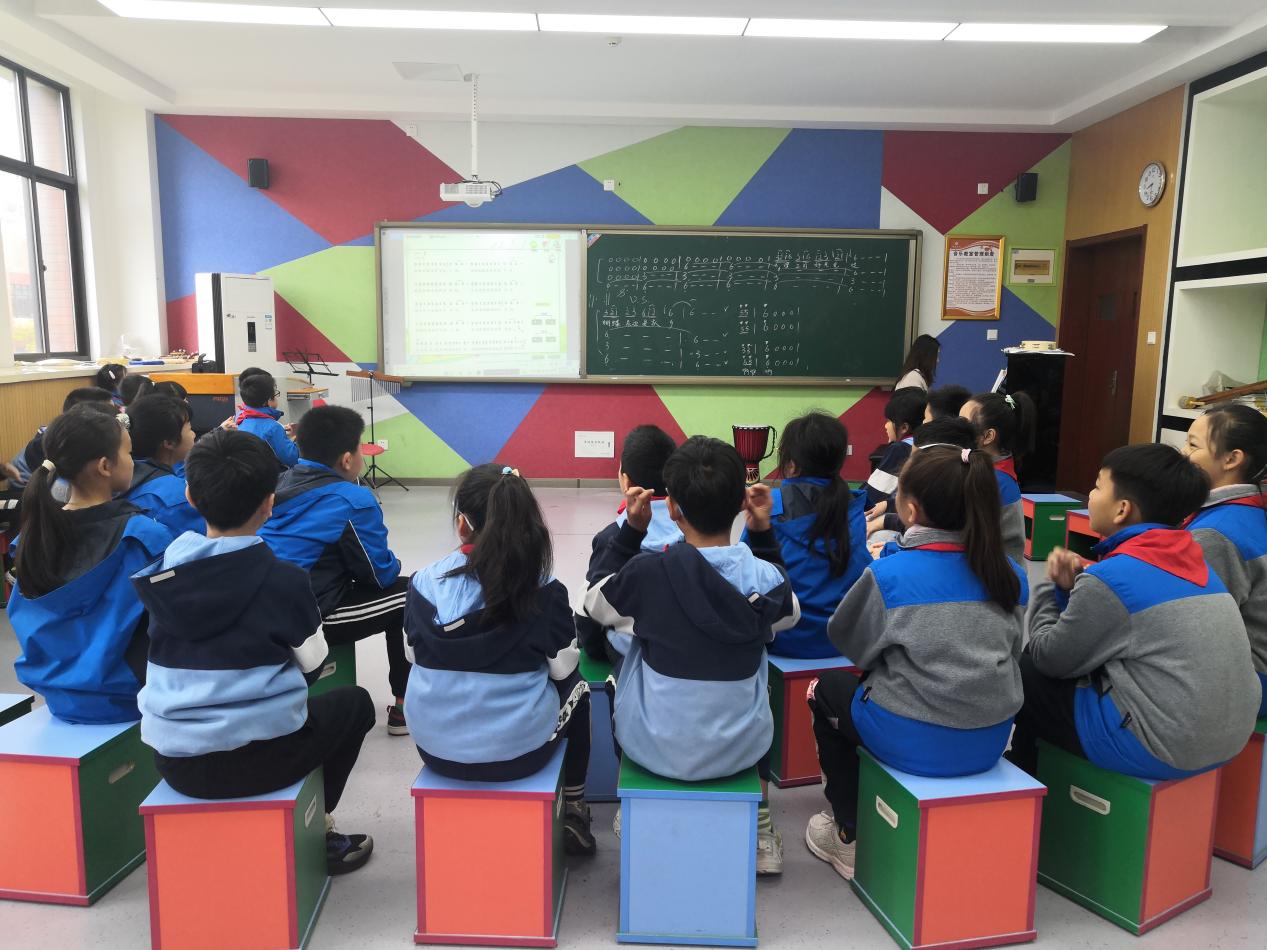 潜心音乐教研，引领高效课堂——记南京市晓庄小学音乐校本教研活动_html_67820657.jpg