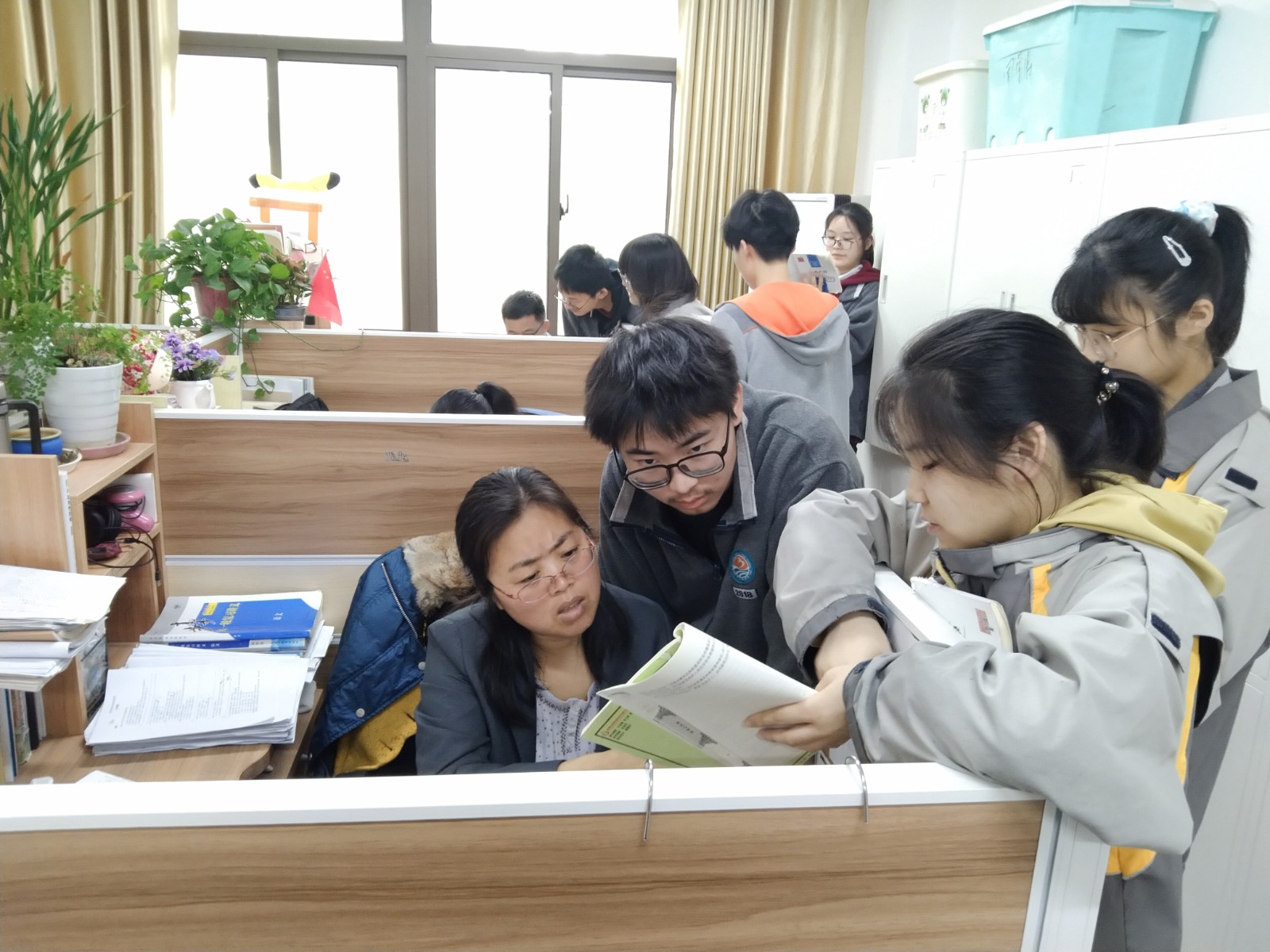 高三(5)班语文学科 刘玉萍老师.jpg