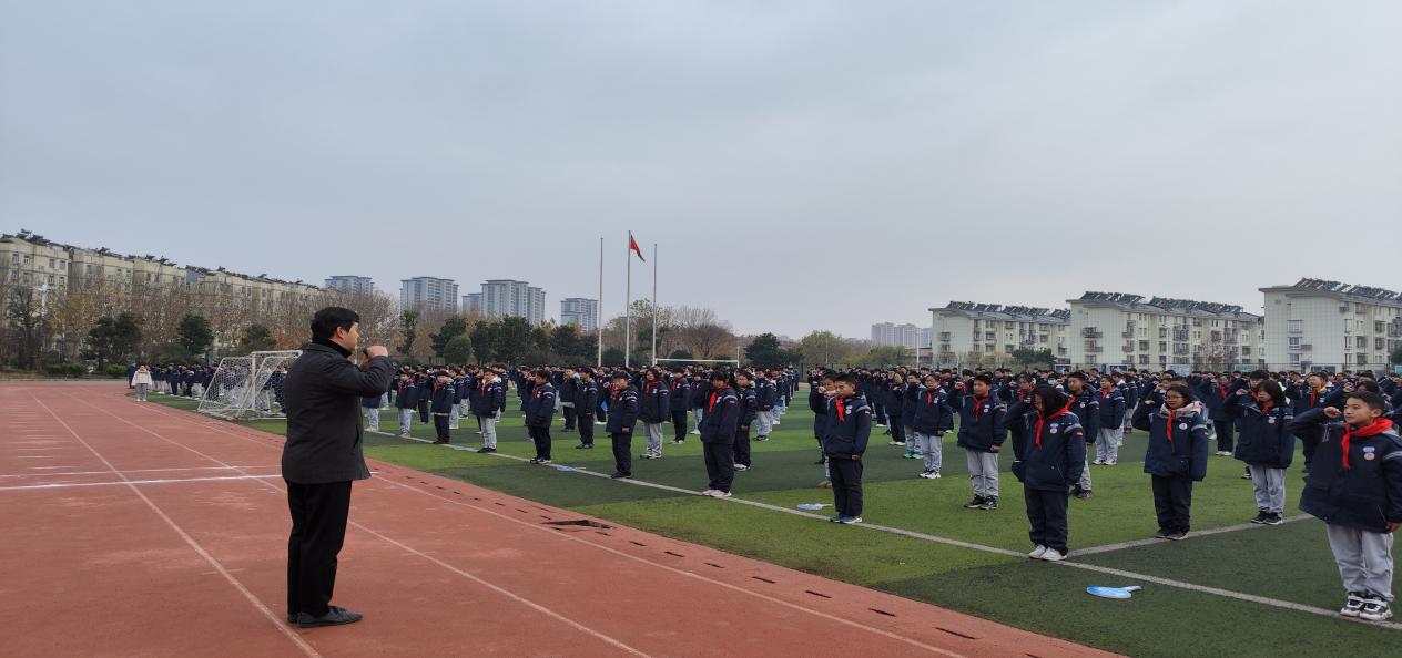 勿忘国耻 圆梦中华—实初尧化国家公祭日主题活动(1)_html_44e19677.jpg