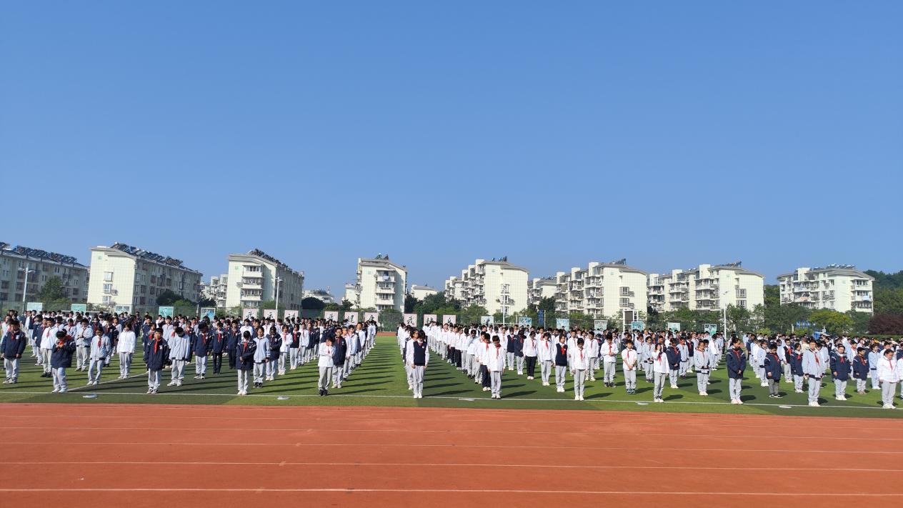 5升旗仪式报道20231016(1)_html_38f29e00.jpg