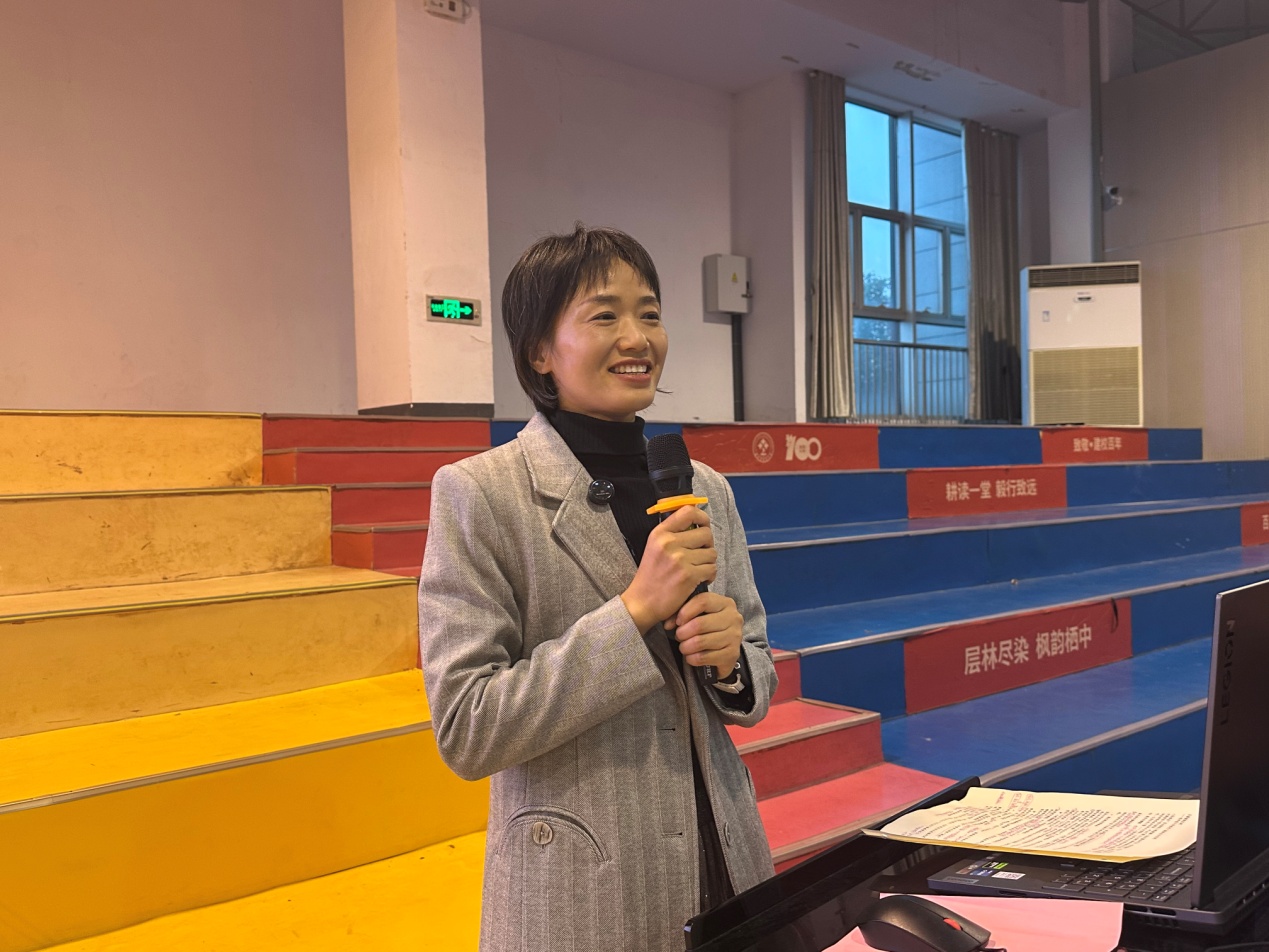 10.27家校同心 携手护航——实初尧化2025级初一年级十月份家长会_html_62438903.jpg