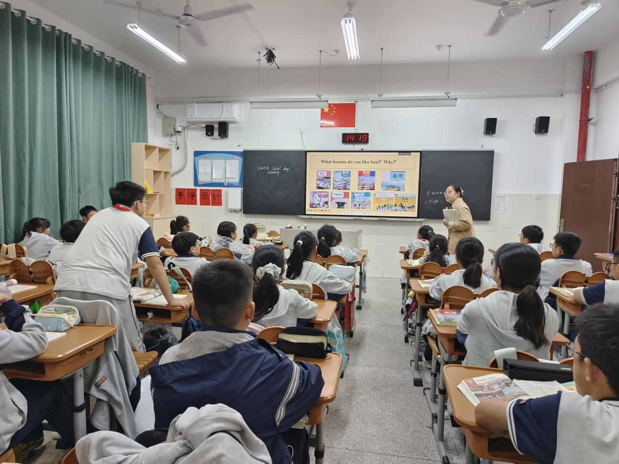 10.21 新教师汇报课英语组_html_28e13ebd.jpg