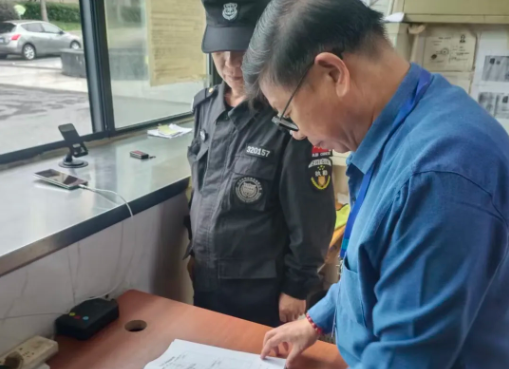 10.16【融创实初】规范管理守底线 督导检查促提升——栖实尧化“校务管理突击..._html_33af7151.png