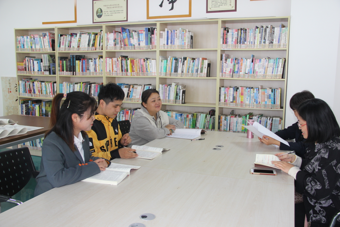 【融进教学】同课同构展风采，异彩纷呈促成长(2)_html_4e0d825b.png