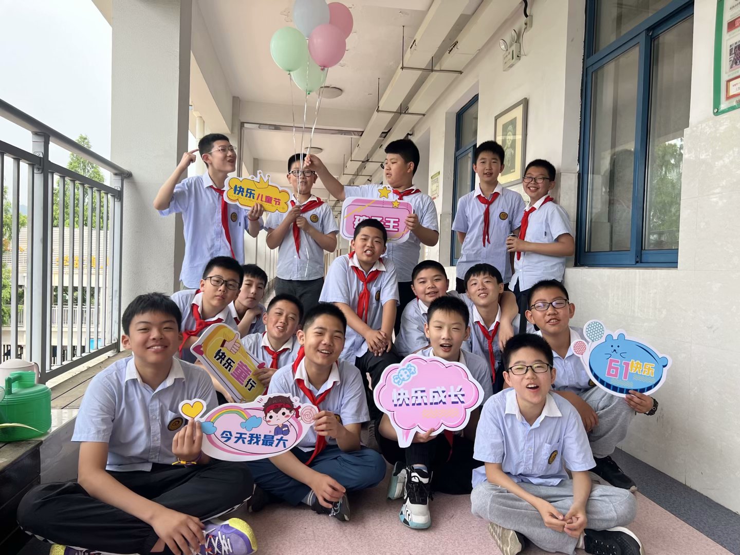 愉快的六一_html_4e5e4989.jpg