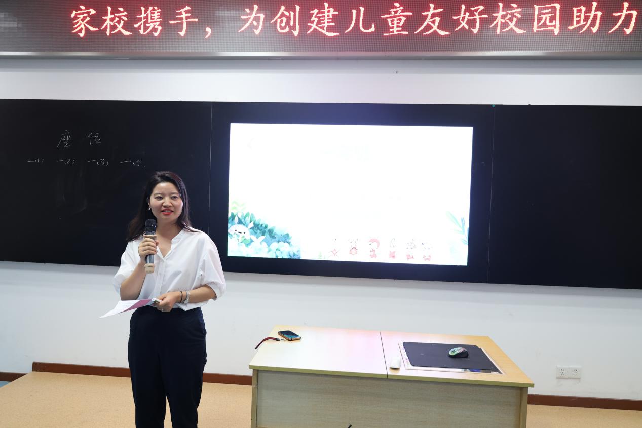 家校携手，为创建儿童友好校园助_html_m70e3a005.jpg