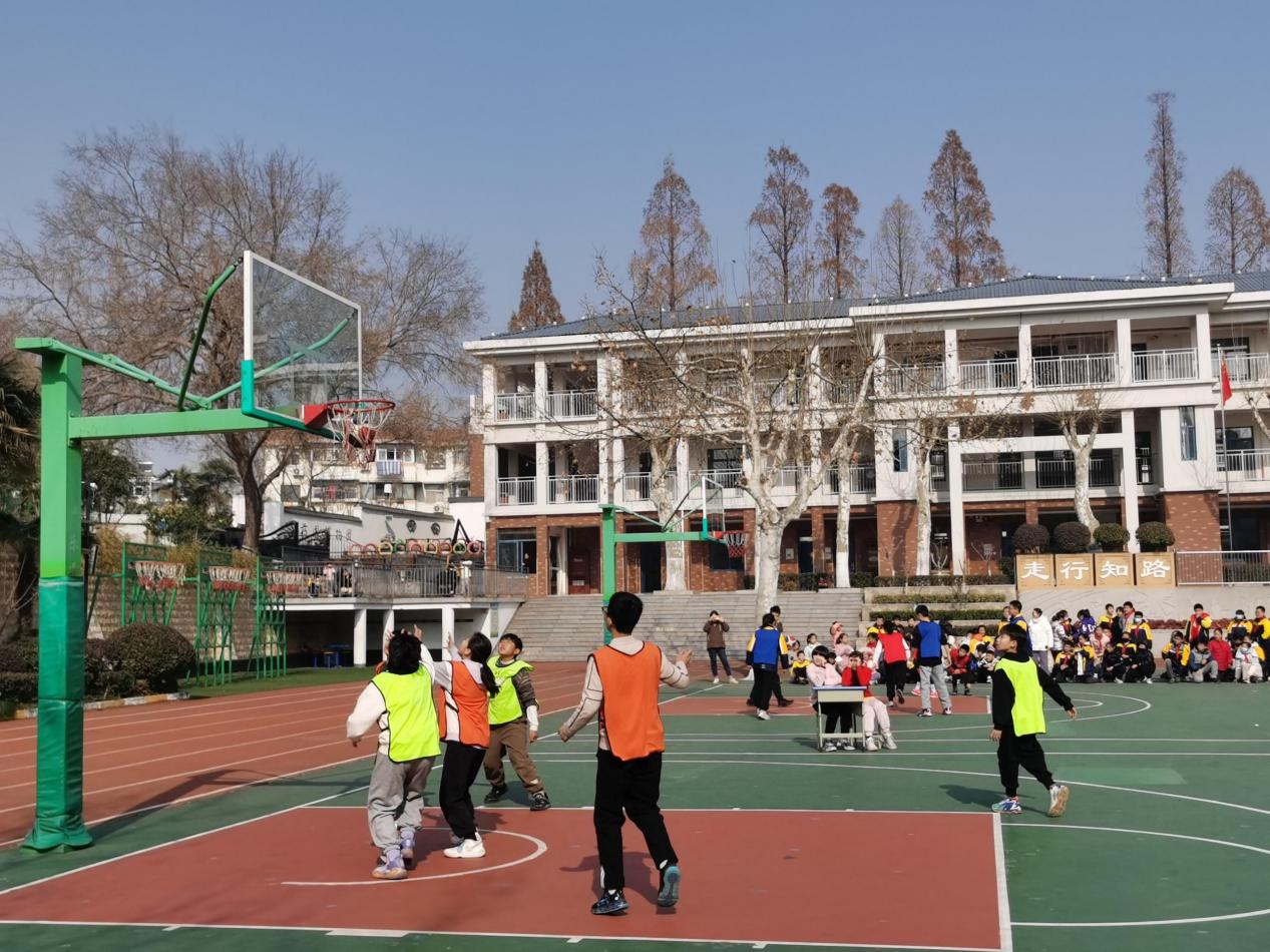 五2班12月新闻稿_html_528e8bb9.jpg