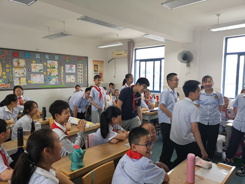 六一新闻_html_m23a68224.jpg