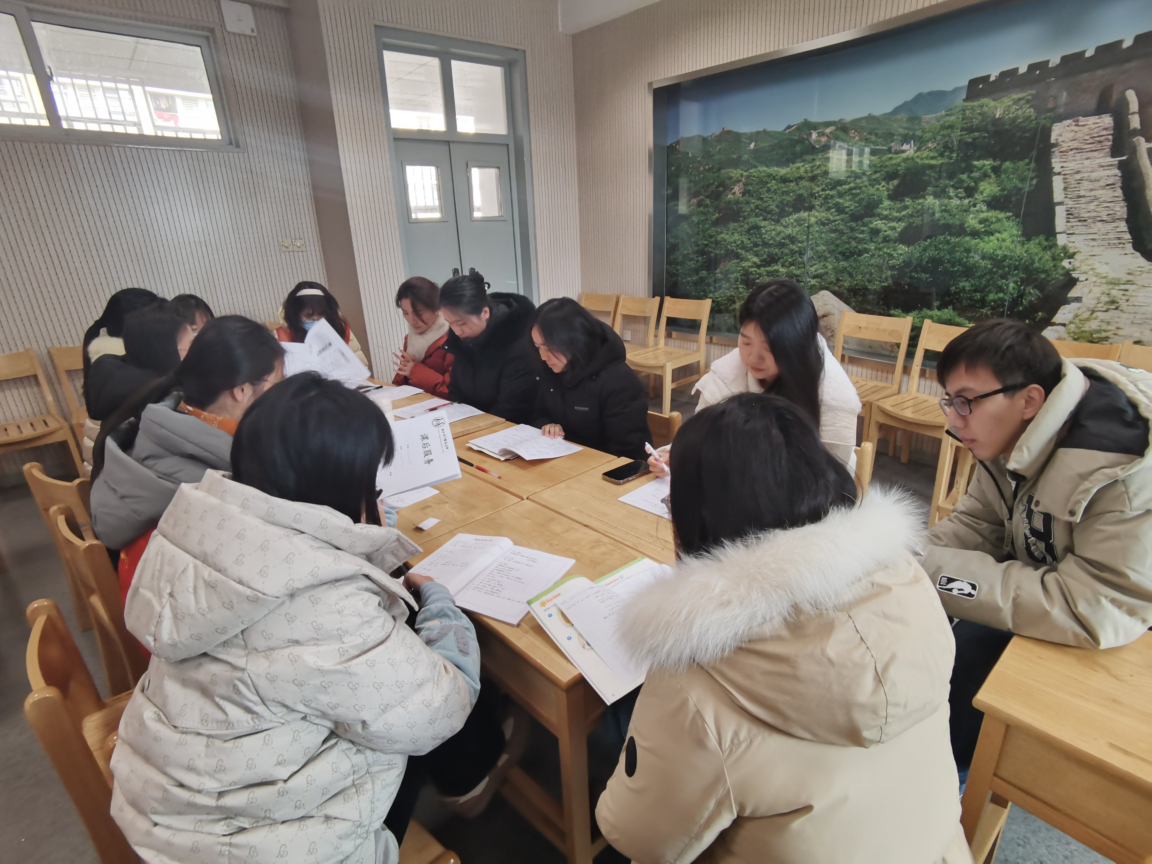 基于主题意义 提升学科素养  —丁小英语组领研活动侧记_html_m3723a275.jpg