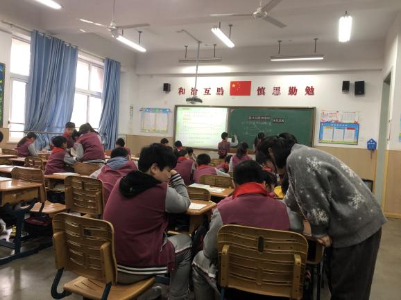 4.13数学视导报道_html_752bed40.jpg