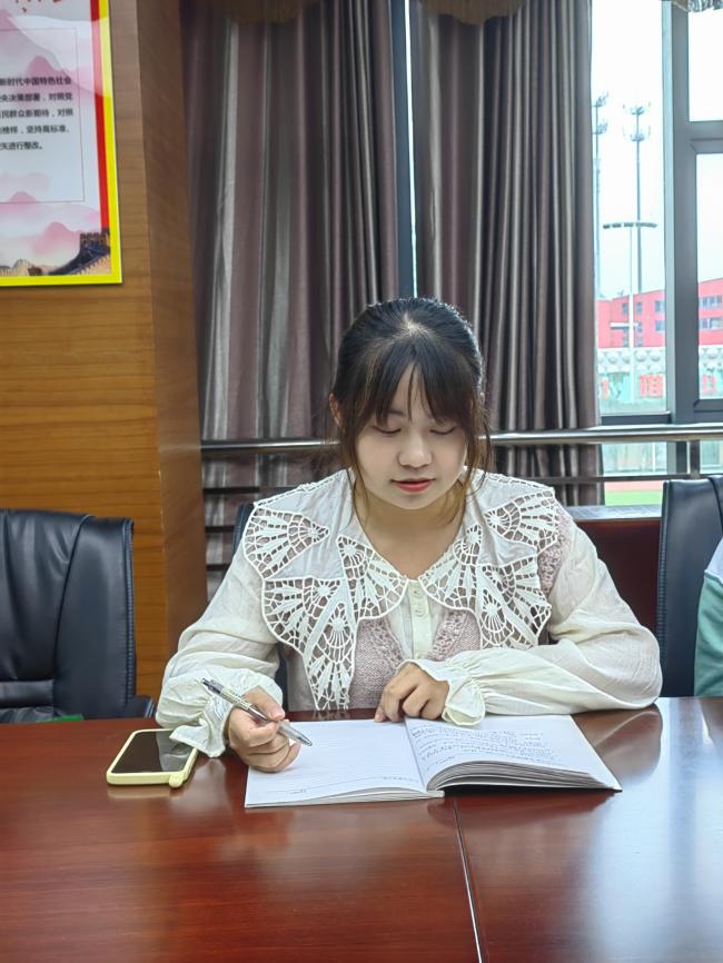 常“自省”促“规范” 抓“细节”寻“突破”——南京市丁家庄小学六年级教学质量提升动员会(2)_html_m10db2efb.jpg