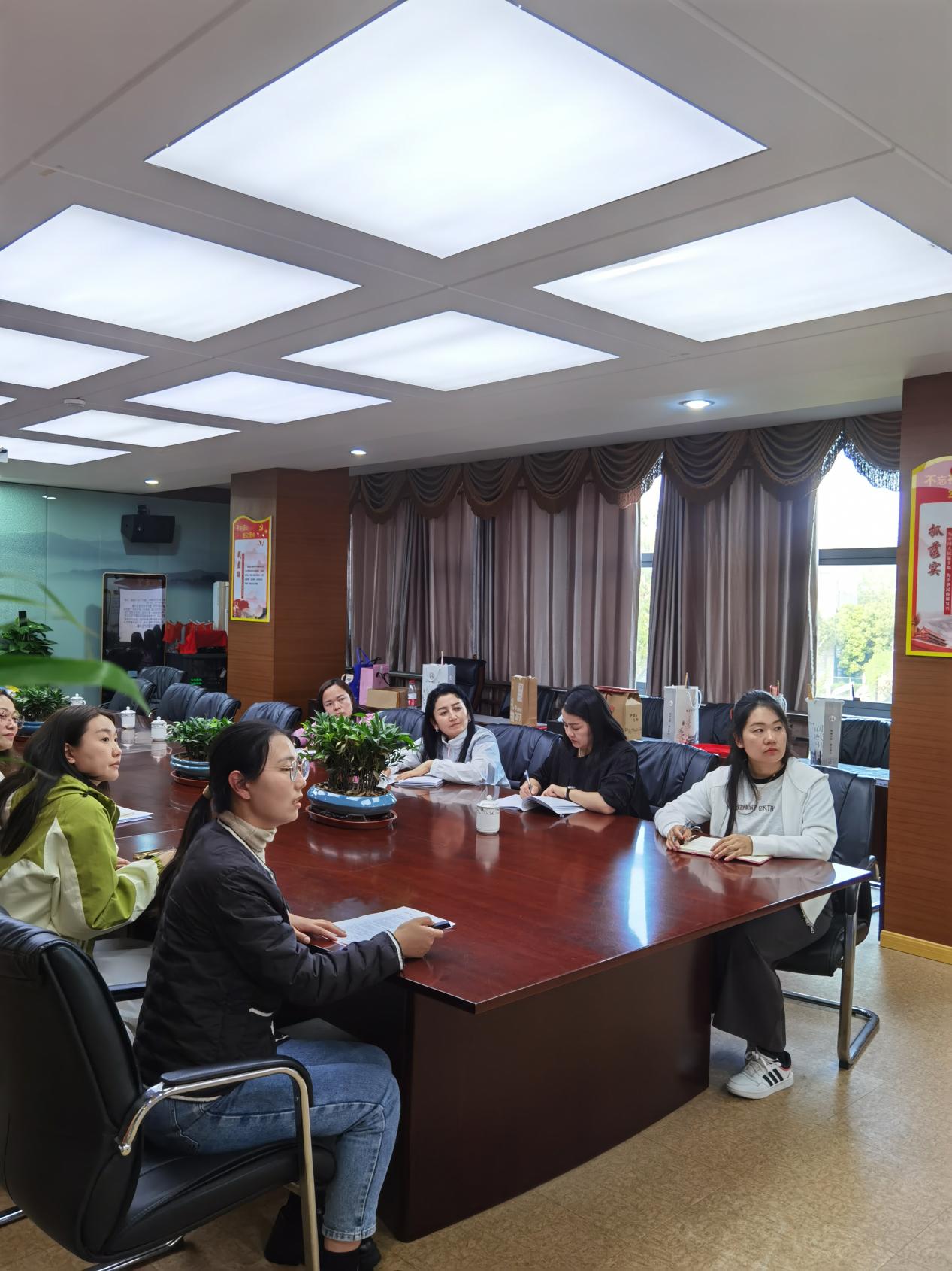 友好互助.共同成长docx_html_m4626f62d.jpg